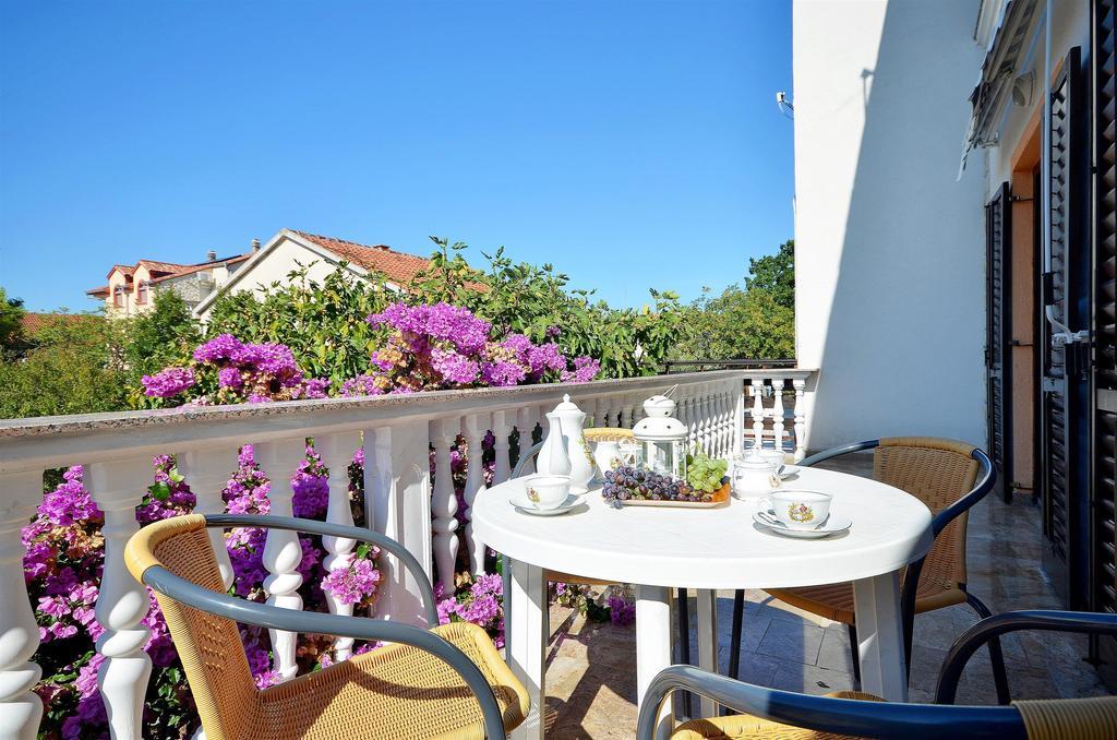 Apartments Miljenka Vodice Eksteriør bilde
