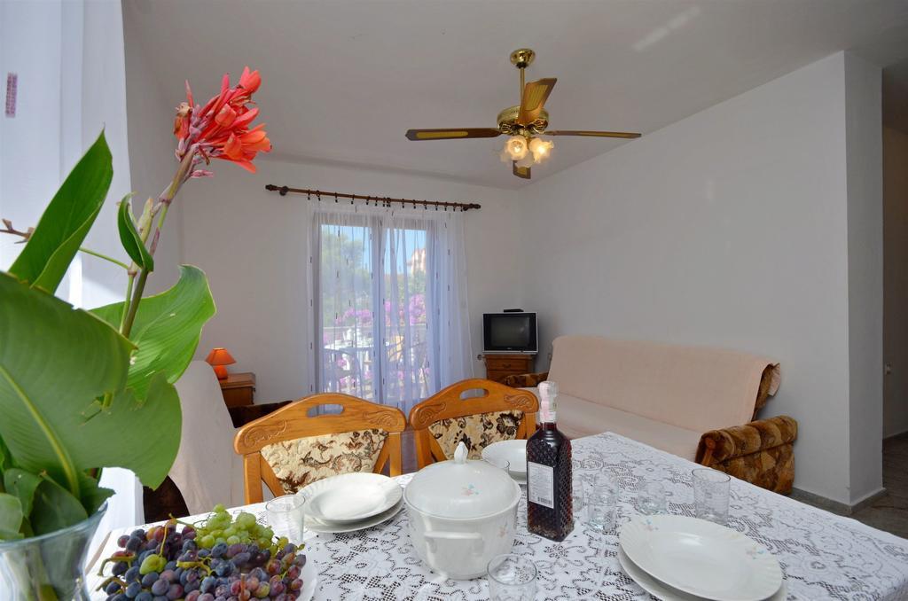 Apartments Miljenka Vodice Eksteriør bilde